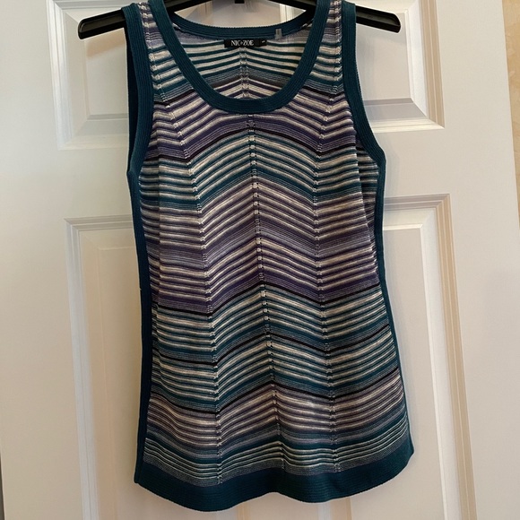 Tank top with pattern and texture - Picture 1 of 1